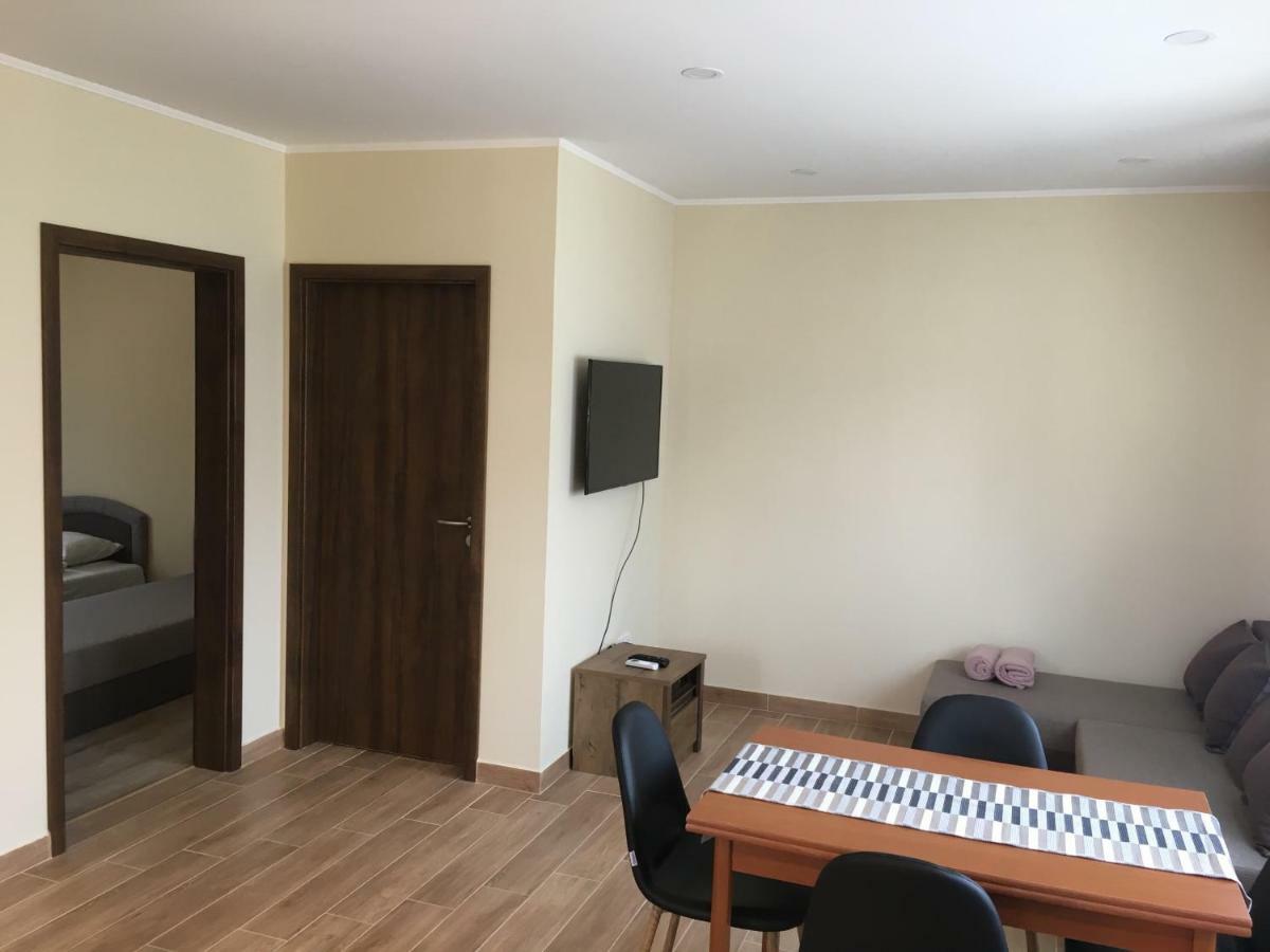 Konrad Apartman Villa Balatonmariafurdo Exterior photo